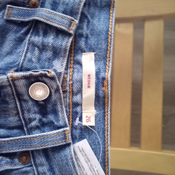 Levi's Light Blue Straight Leg Jeans Wedgie - Picture 3 of 6